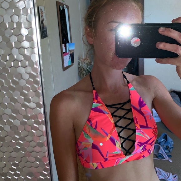 Bikini - Picture 4 of 4